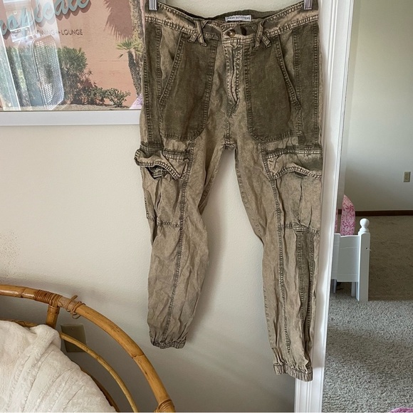 Urban Outfitters Ledge Block Cargo Pants Size US 4 Utility Joggers - Picture 2 of 8